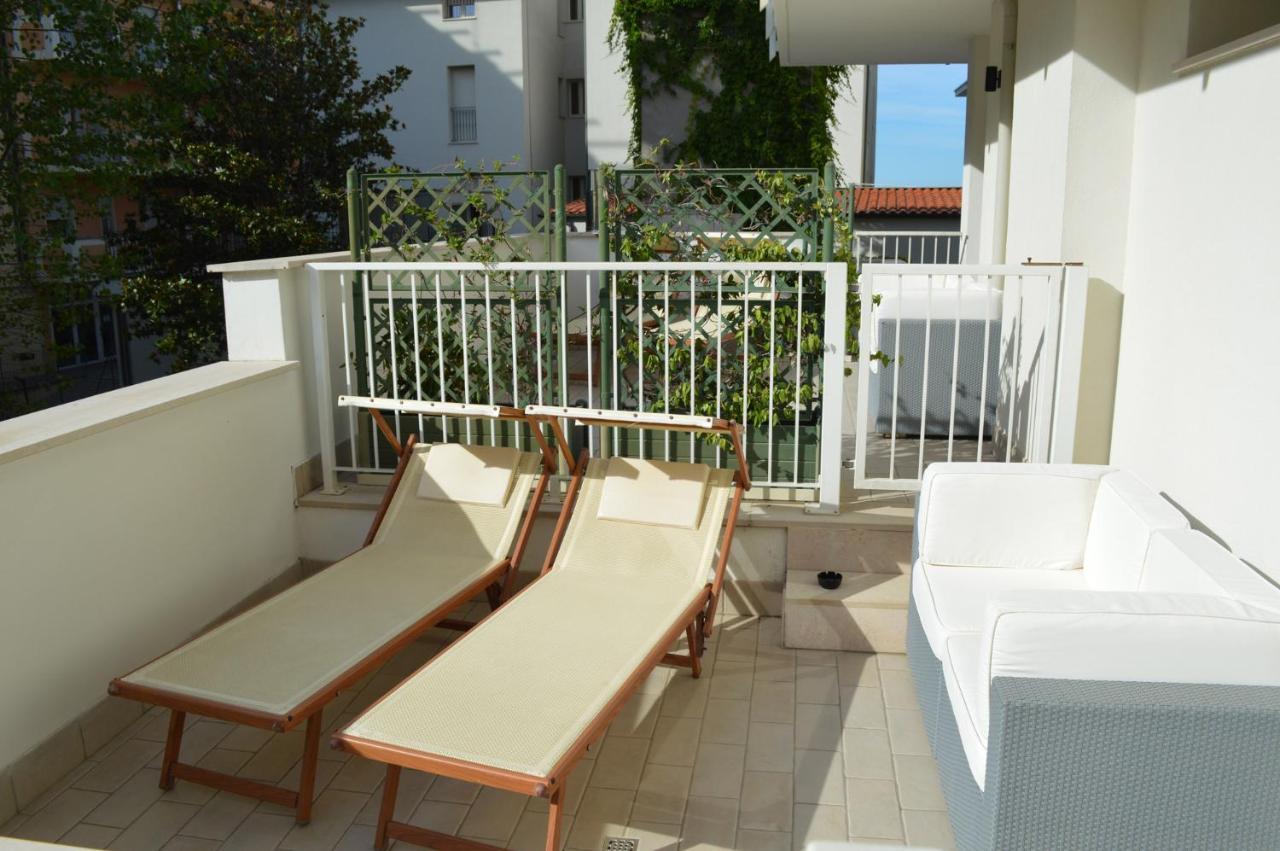 Hotel Riva E Mare Rimini Exterior foto