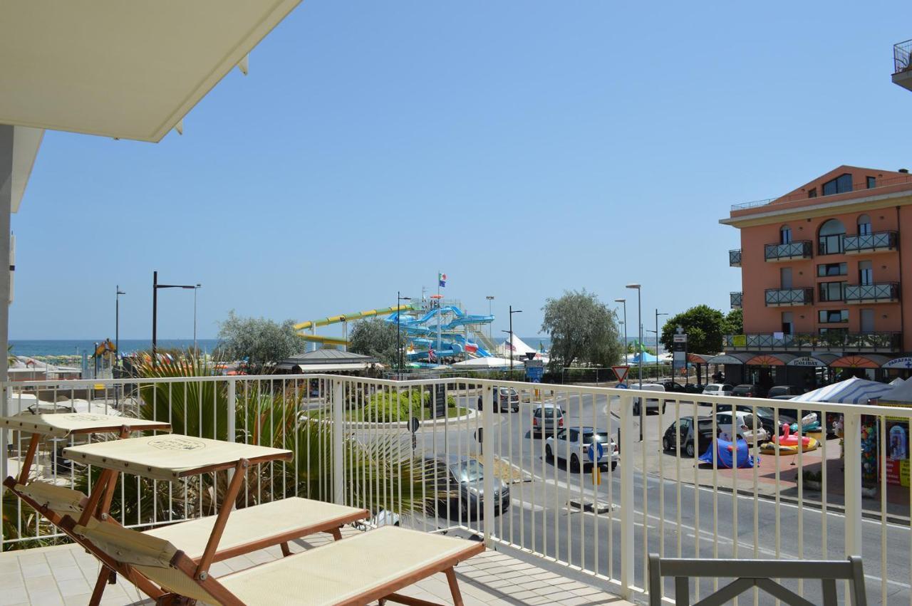 Hotel Riva E Mare Rimini Exterior foto