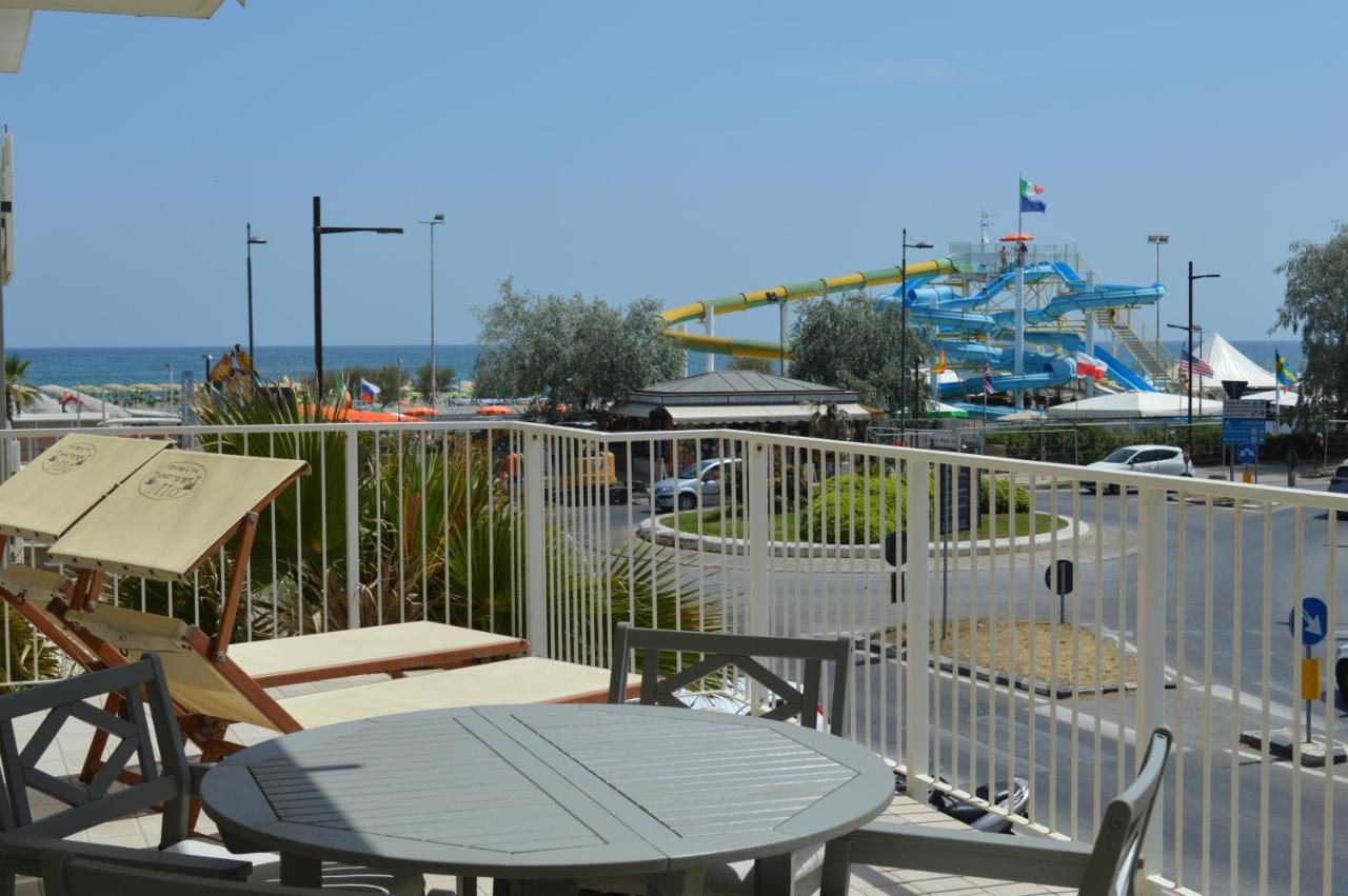 Hotel Riva E Mare Rimini Exterior foto