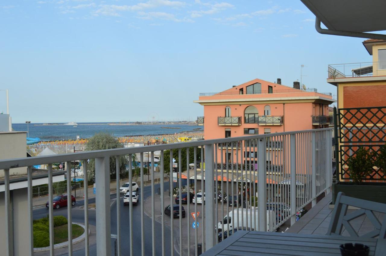 Hotel Riva E Mare Rimini Exterior foto