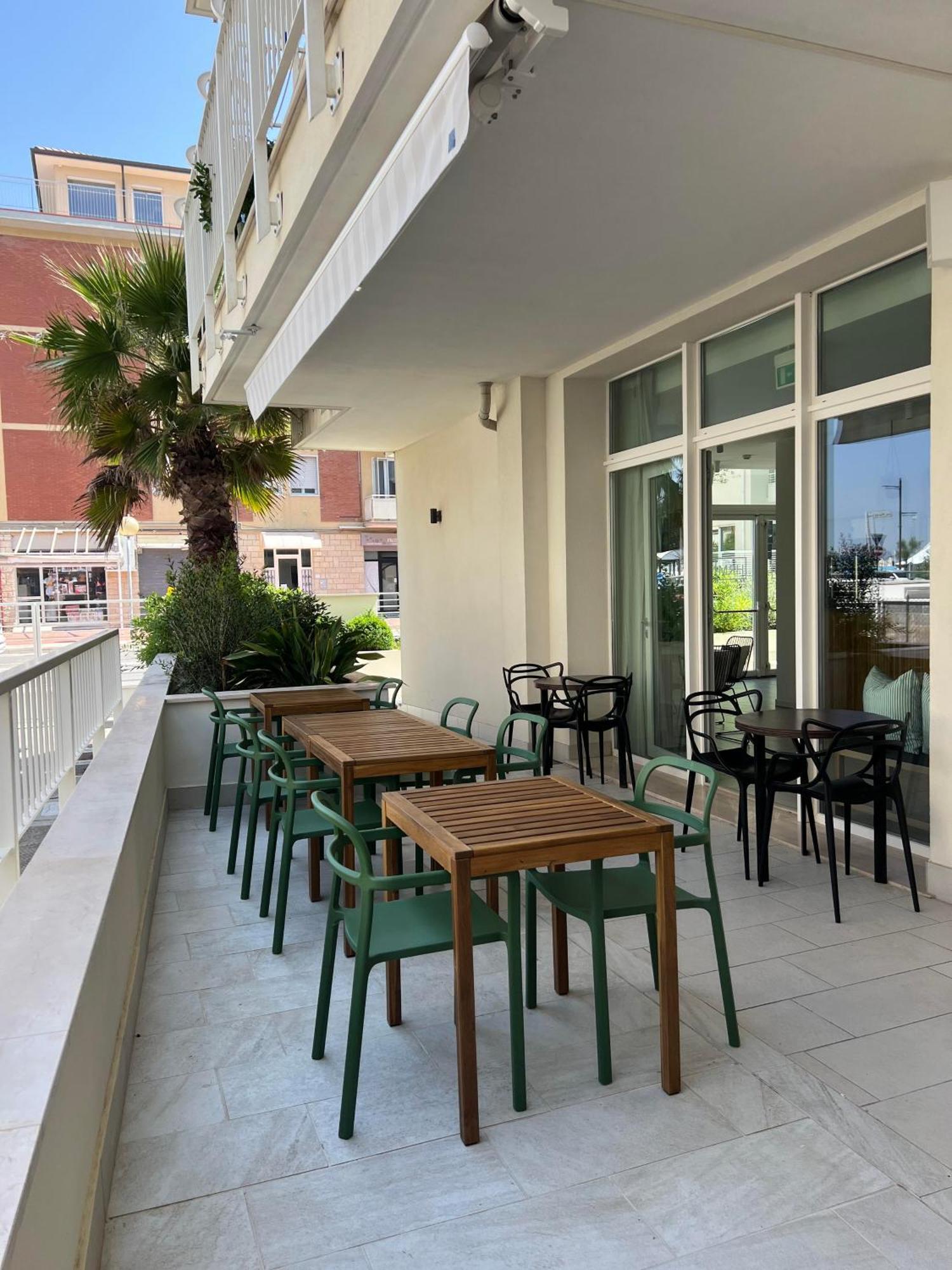 Hotel Riva E Mare Rimini Exterior foto